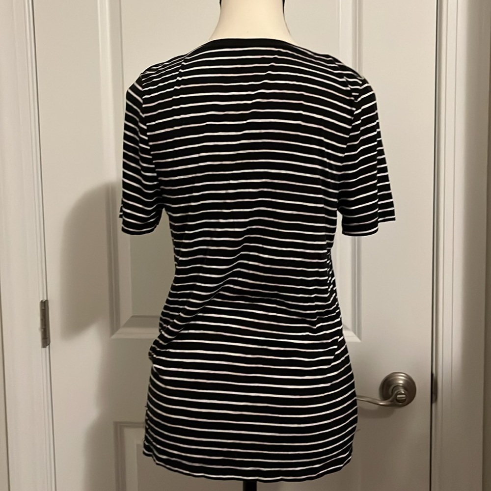 A New Day Striped V-Neck Tee 💙 - Picture 2 of 6
